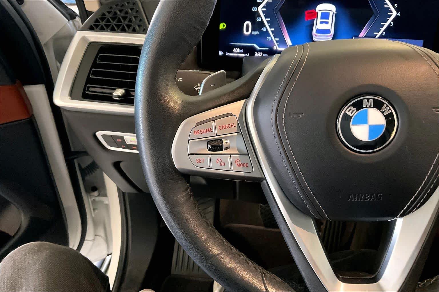 Used 2023 Mineral White Metallic BMW xDrive40i image 22