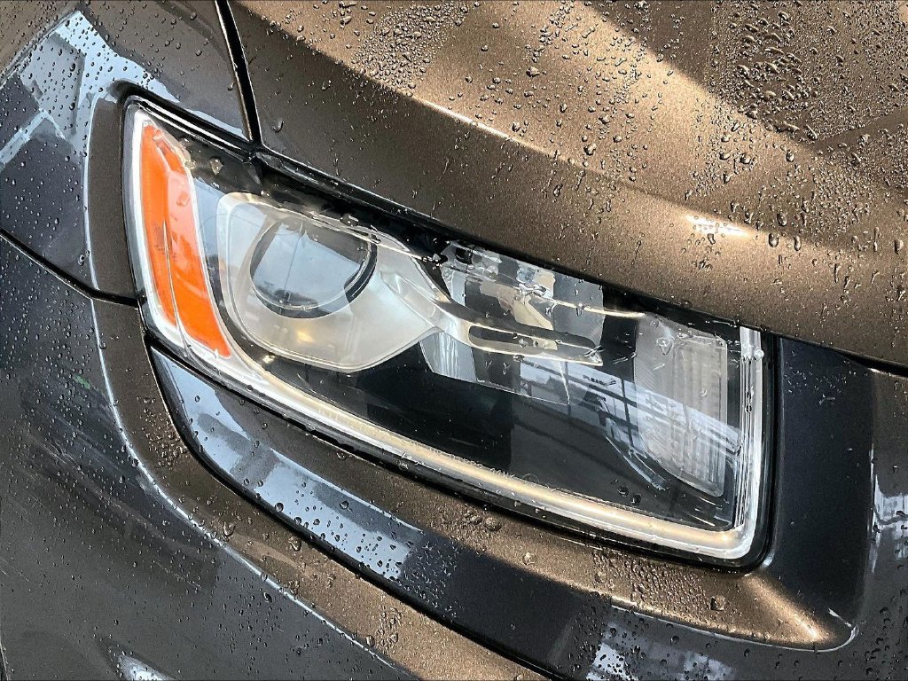 Used 2015 Granite Crystal Metallic Clearcoat Jeep Limited image 32