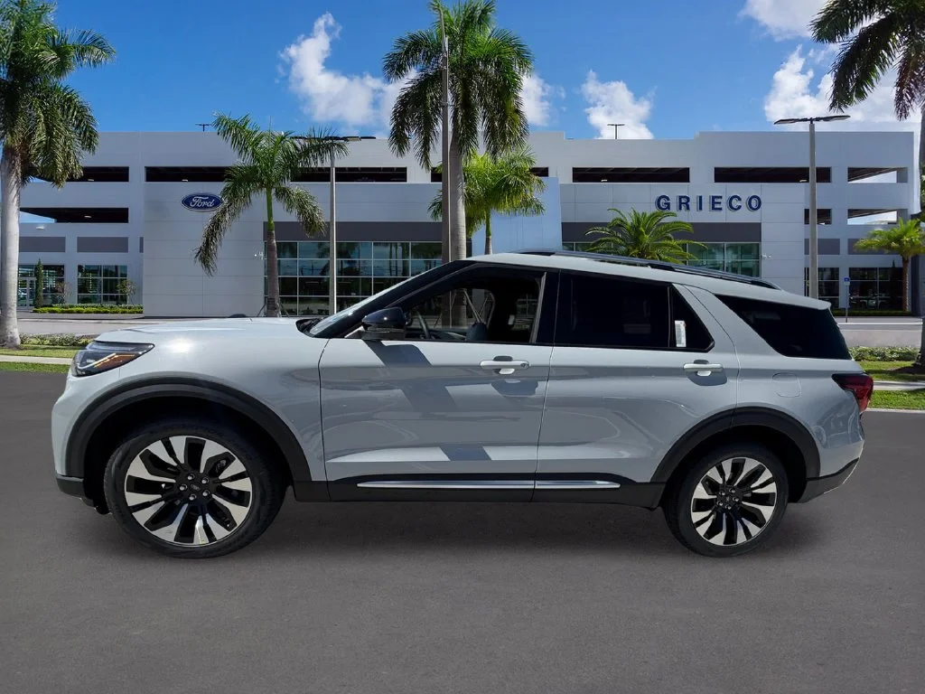 New 2027 Avalanche Gray Ford Platinum™ image 4