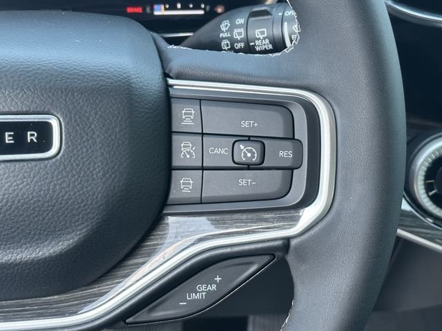 Used 2022 White Jeep Series II image 14