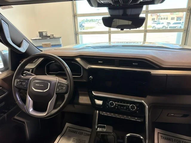 Used 2023 White GMC Denali image 25