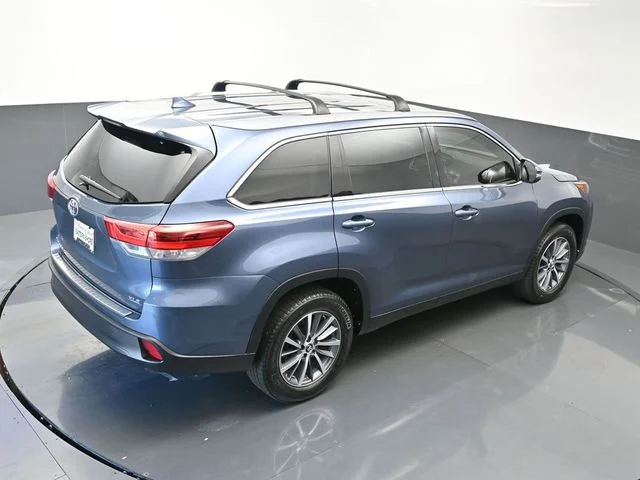 Used 2019 Blue Toyota XLE image 43