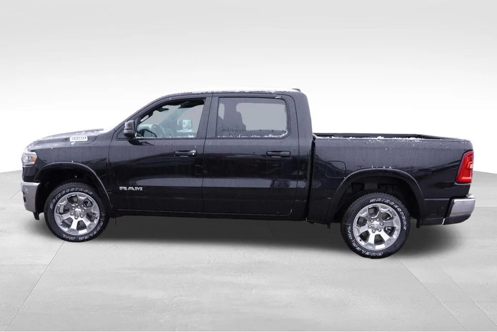 New 2026 Diamond Black Crystal Pearl-Coat Exterior Paint RAM Big Horn image 8