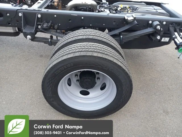 2025 Ford F-550 Super Duty Chassis Cab XL - Photo 26