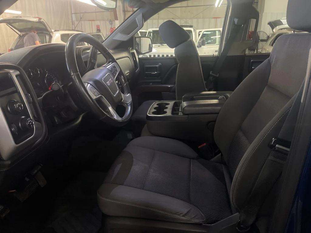 Used 2018 Blue GMC SLE image 14