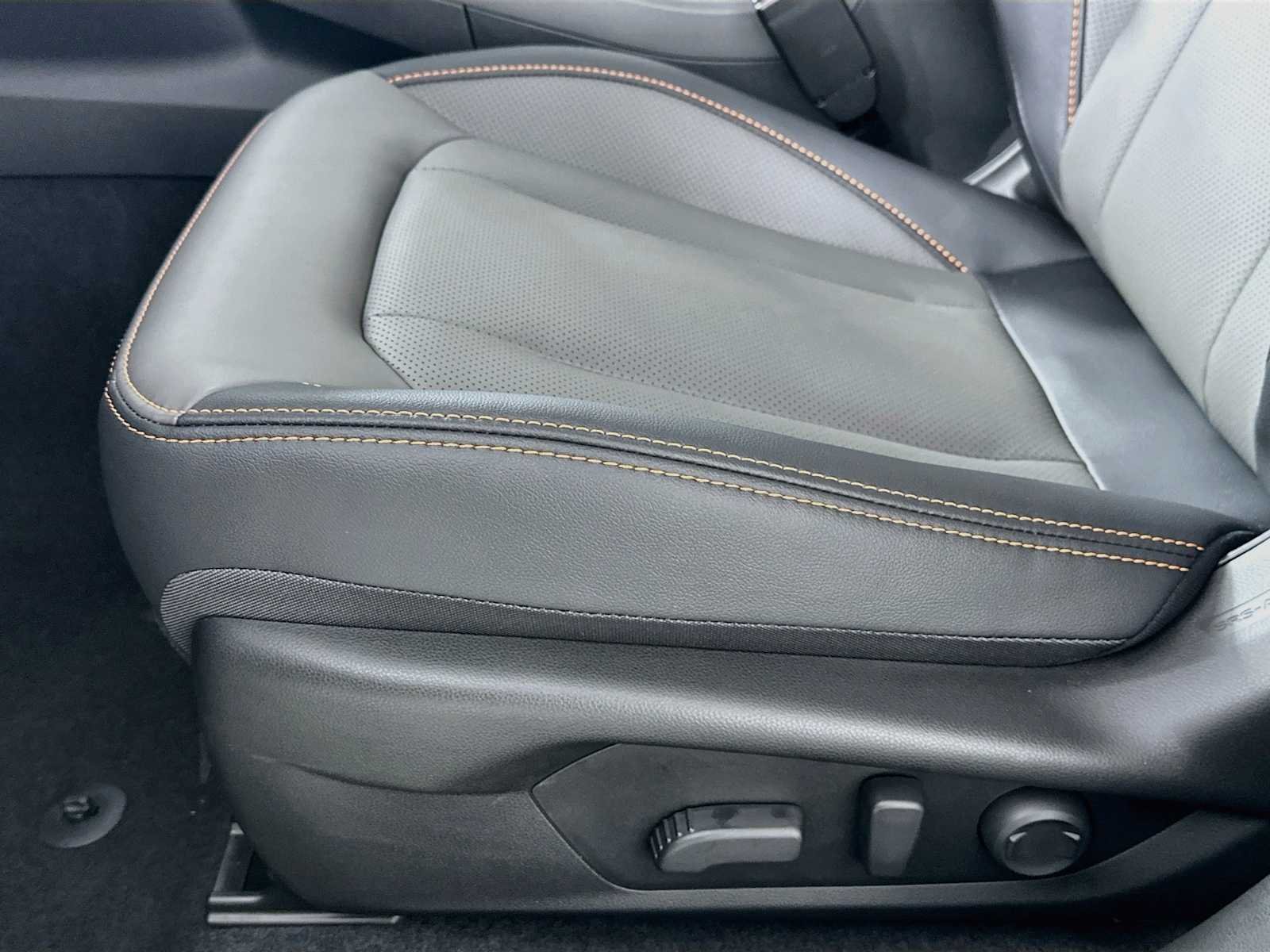 New 2026 SAPPHIRE BLUE PEARL Subaru Limited Hybrid image 18