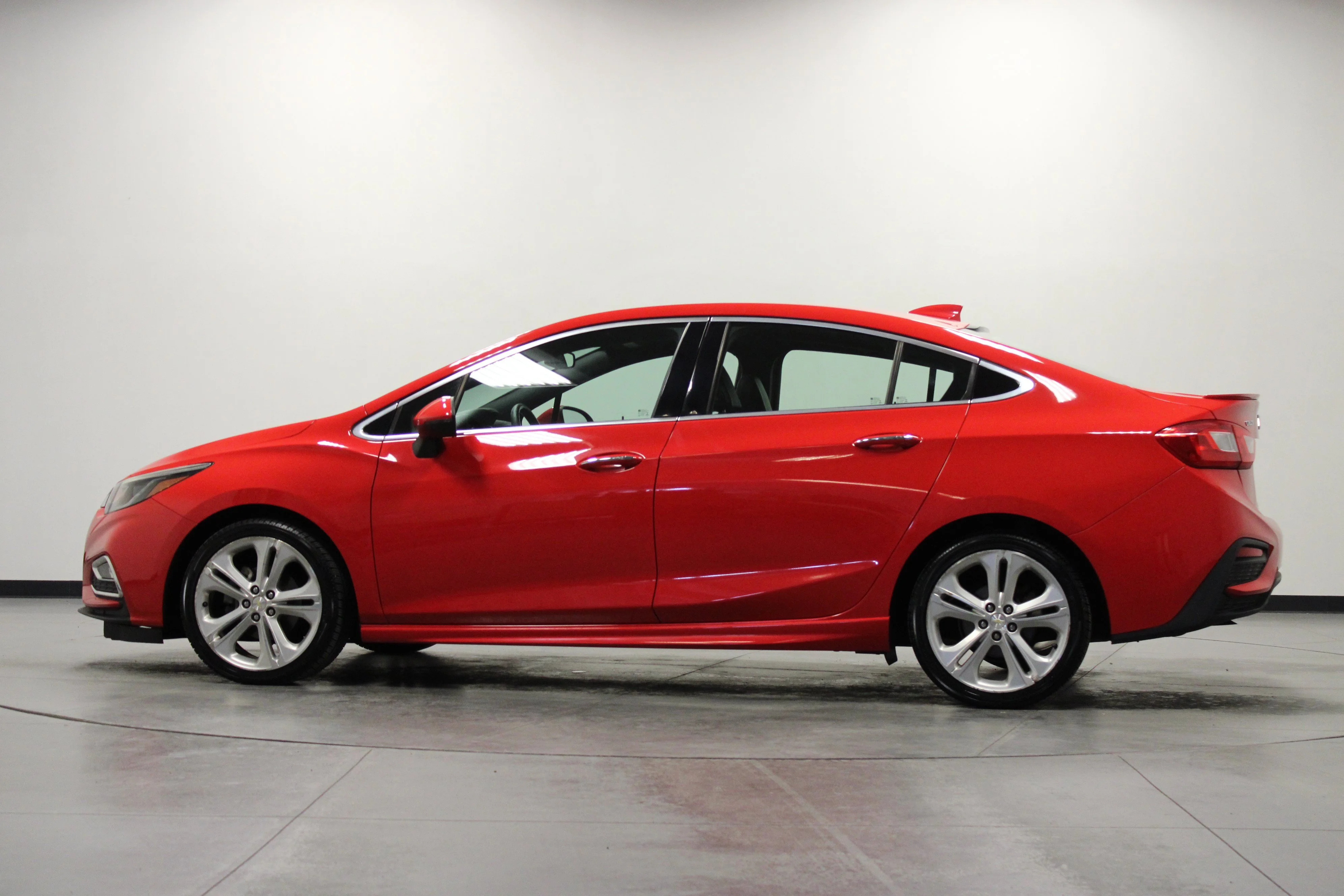 Used 2016 RED HOT Chevrolet Premier image 7