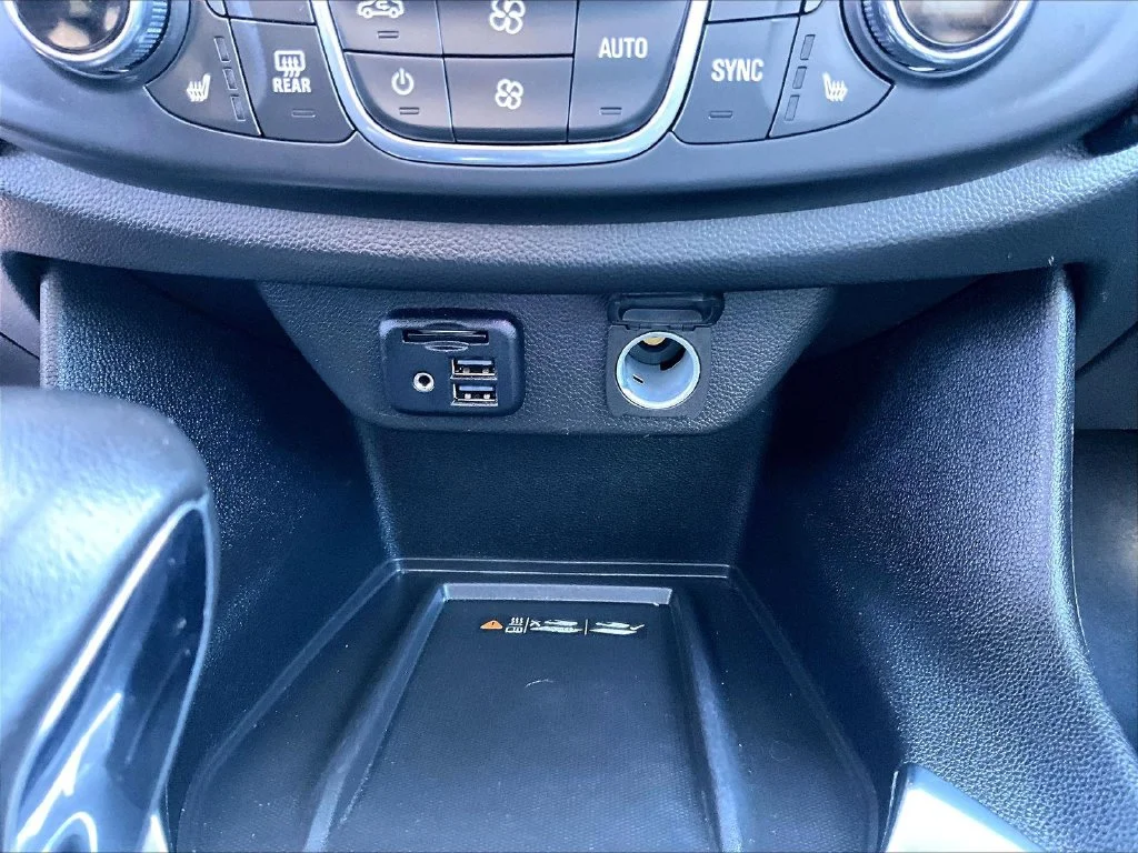 Used 2022 Black Chevrolet RS image 28