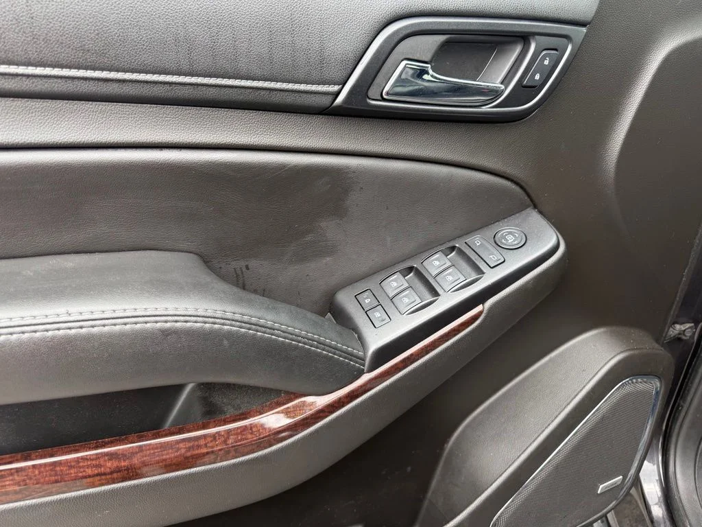 Used 2017 Silver GMC SLE image 5