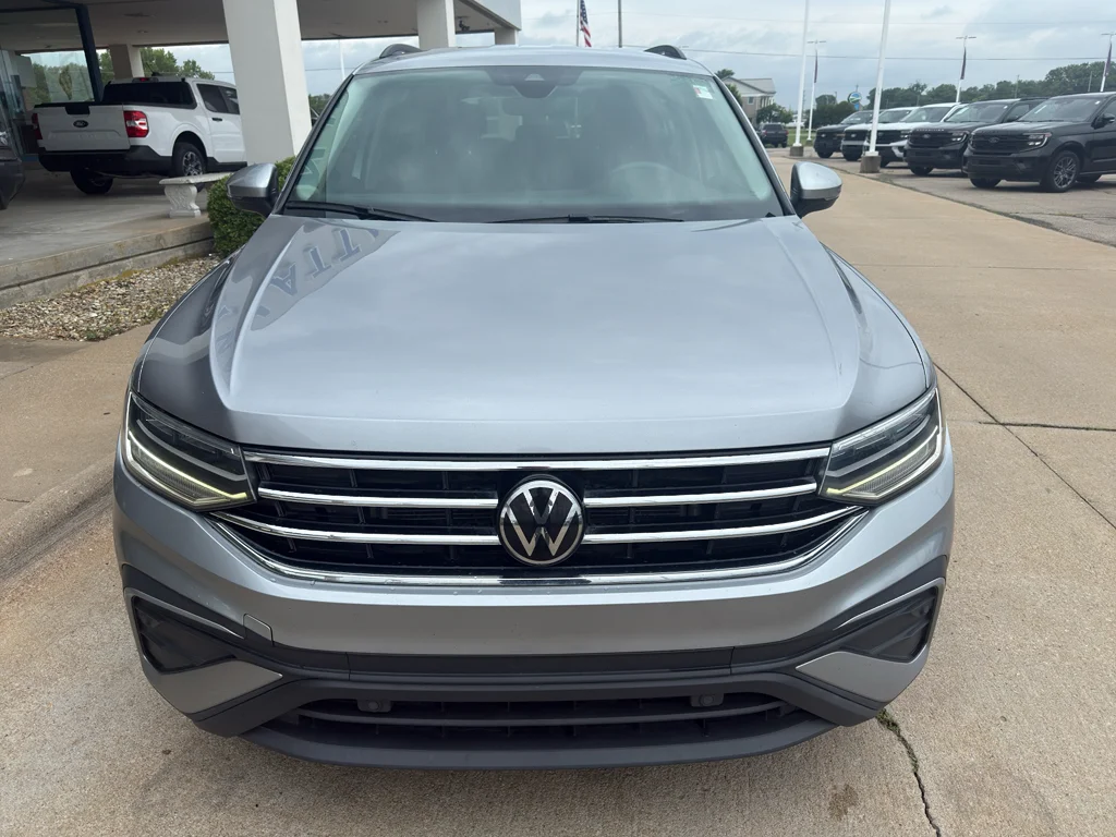 Used 2024 Pyrite Silver Metallic Volkswagen S image 3