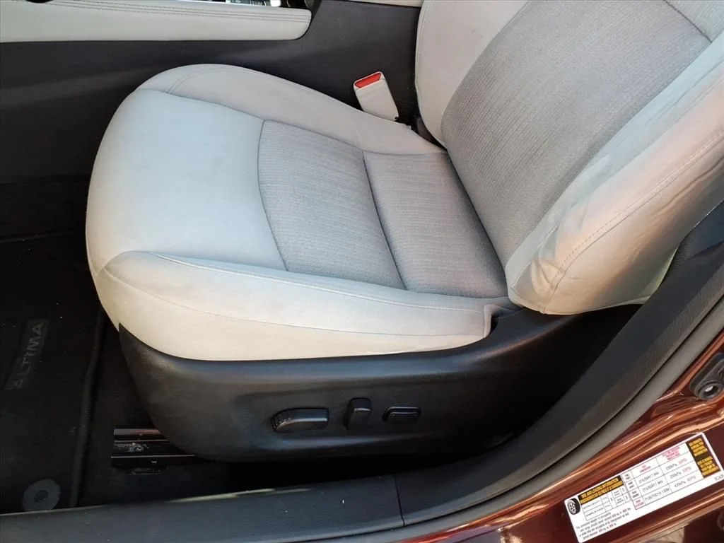 Used 2023 Red Nissan SV FWD image 4