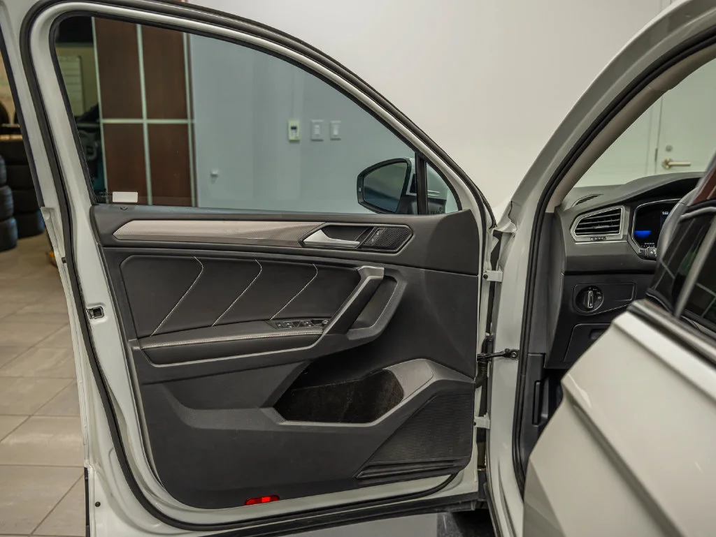 Used 2023 Opal White Volkswagen 2.0T SE image 24
