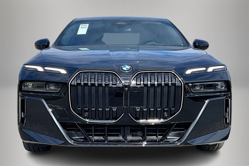 2026 BMW 7 Series 740i - Photo 12