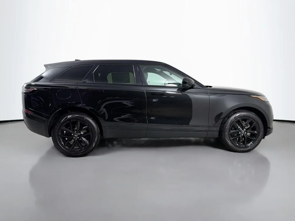 New 2026 Santorini Black LAND ROVER S image 4