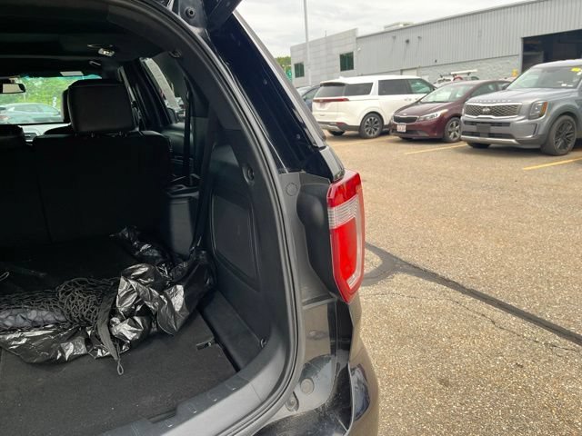 Used 2017 Shadow Black Ford Platinum image 19