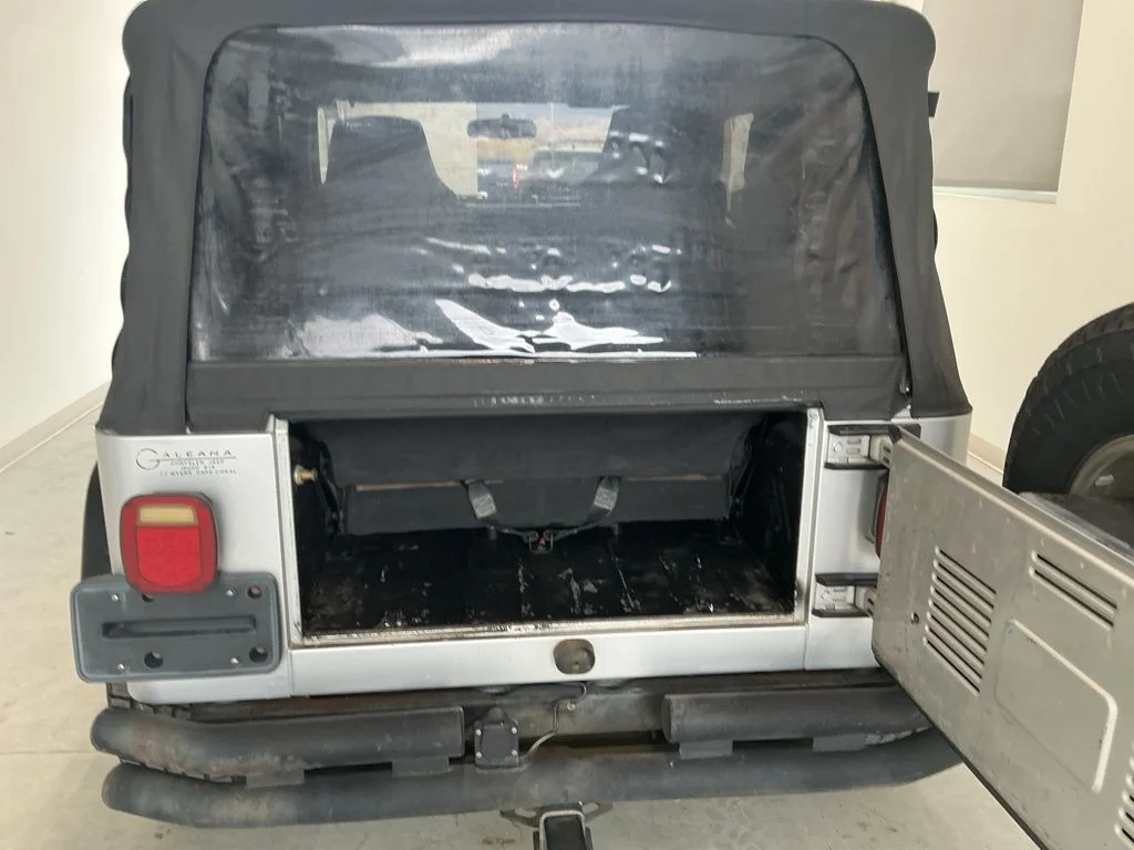 Used 2005 Bright Silver Metallic Clearcoat Jeep X image 16