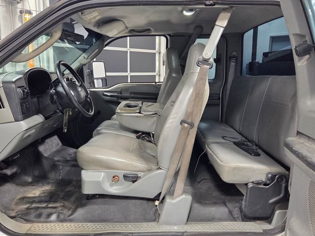 Used 2006 White Ford XL image 6