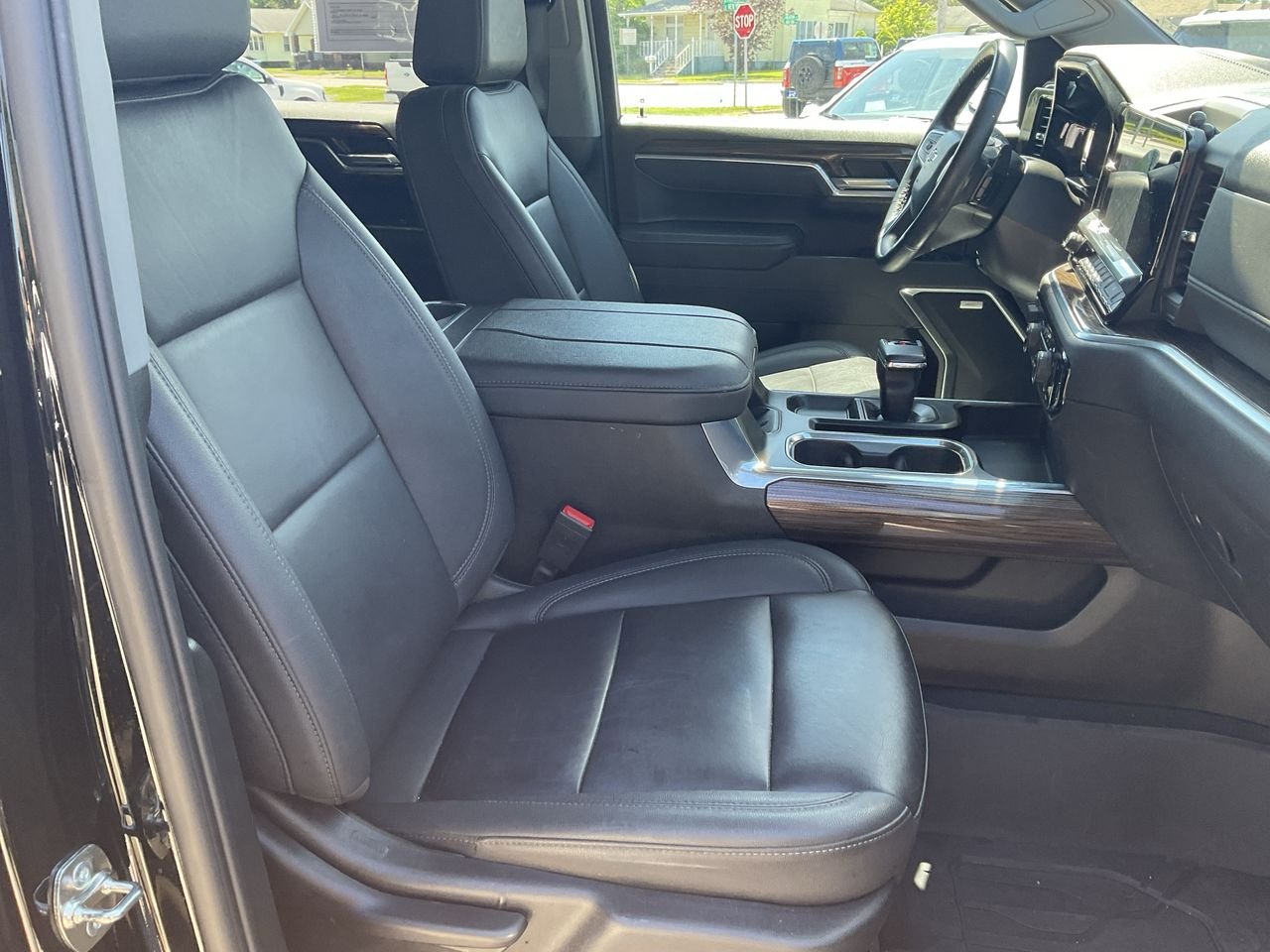 Used 2025 BLACK Chevrolet Rst image 24