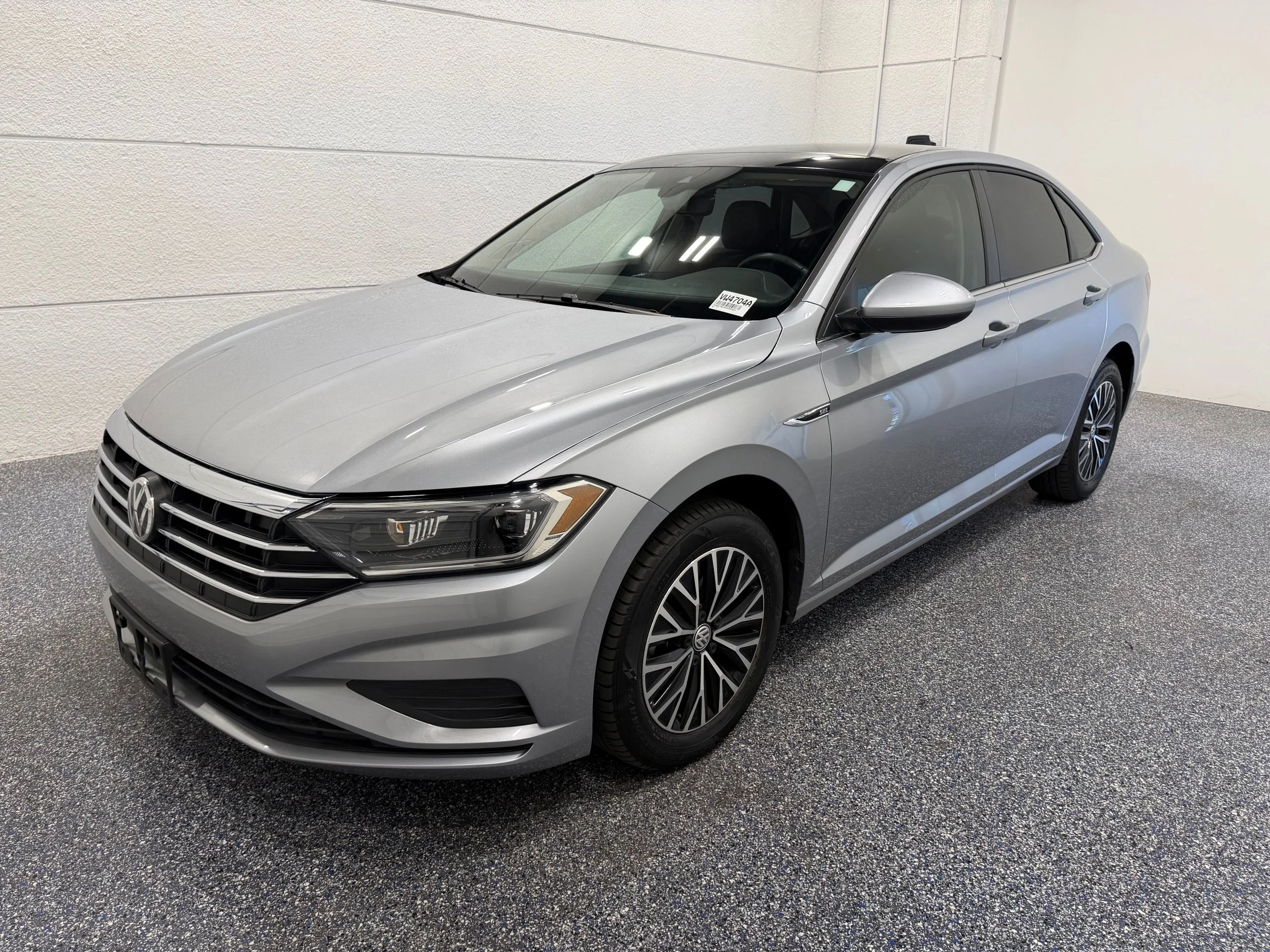 Used 2019 Silver Volkswagen SEL image 1