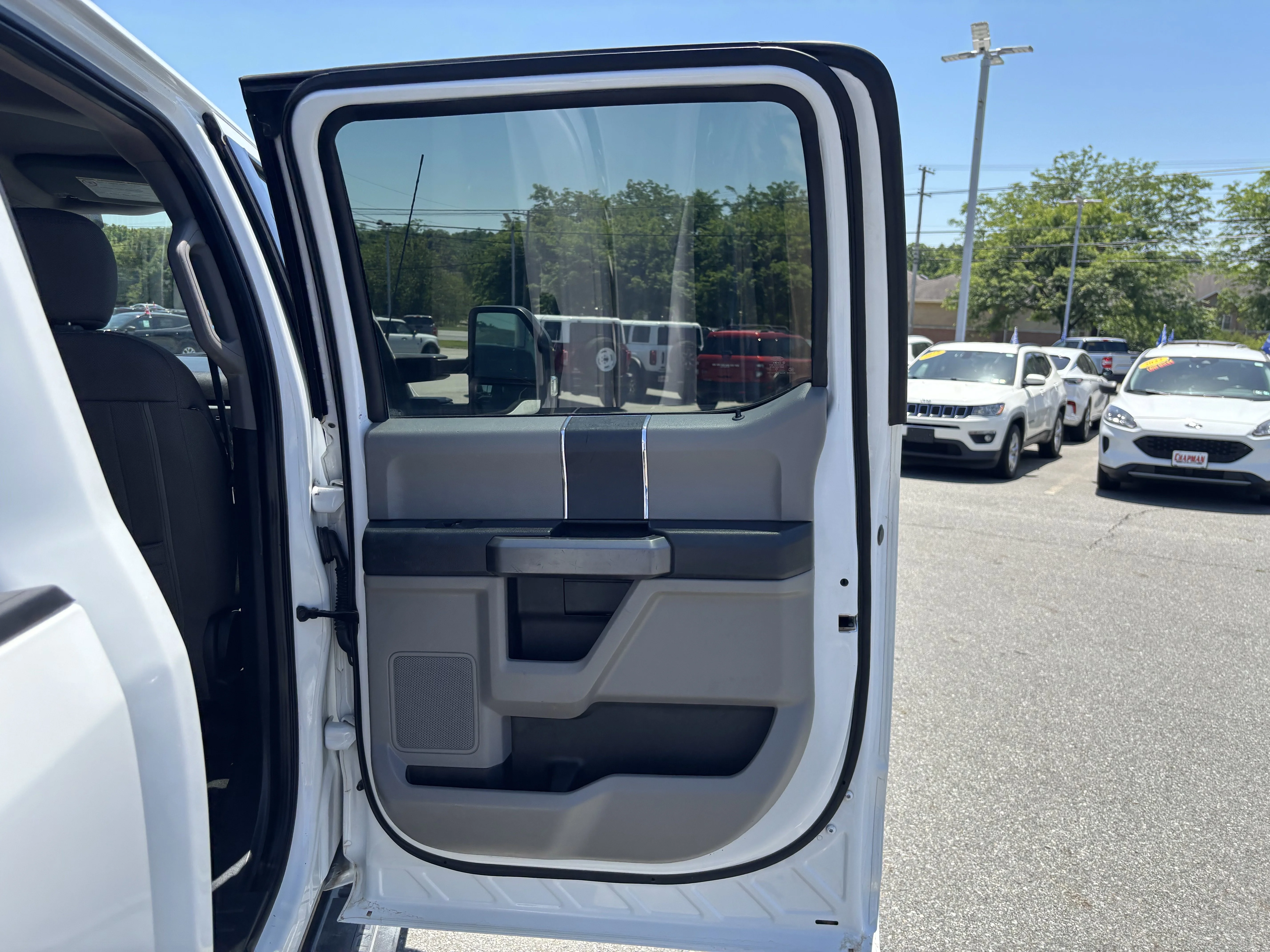 Used 2022 Oxford White Ford XLT image 34