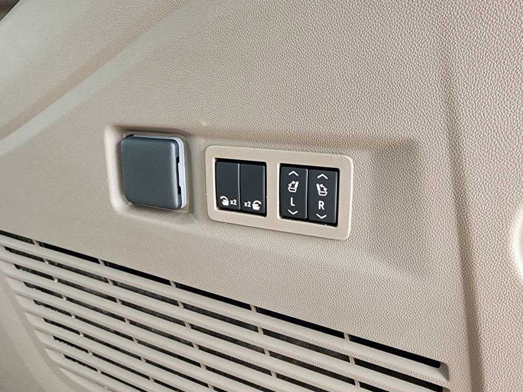 2026 GMC Yukon Denali - Photo 58