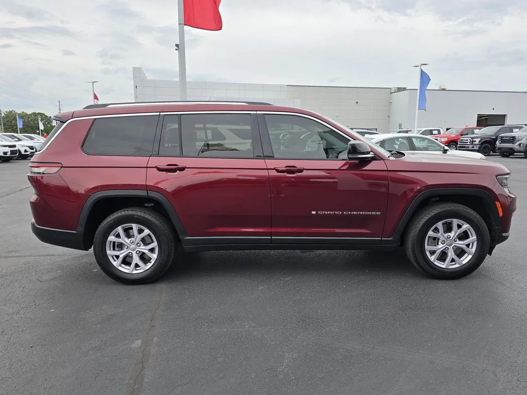 Used 2021 Red Jeep Limited 4x4 image 8