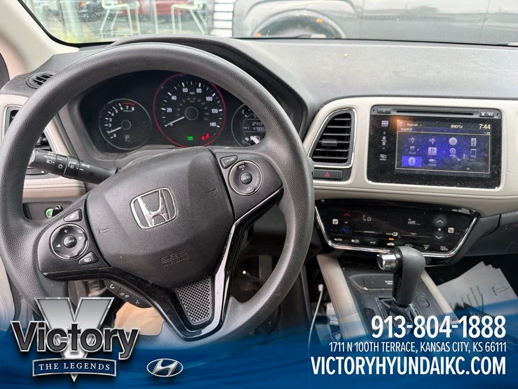 Used 2017  Honda EX image 7