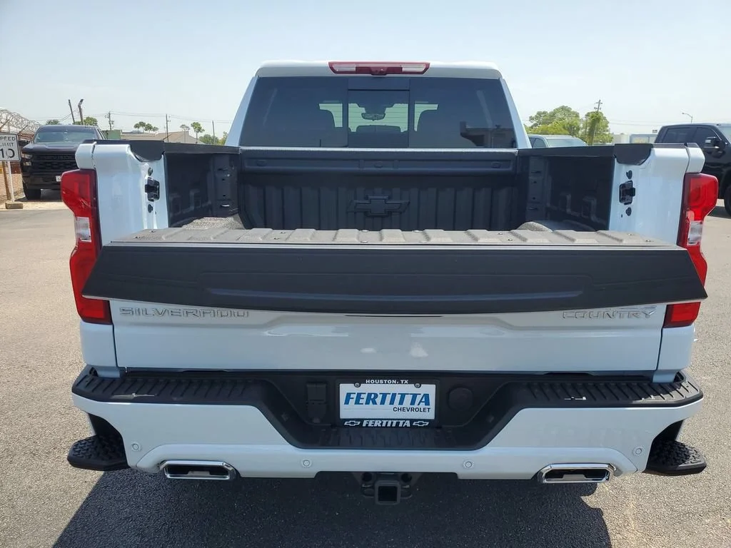 New 2026 Polar White Tricoat Chevrolet High Country image 32