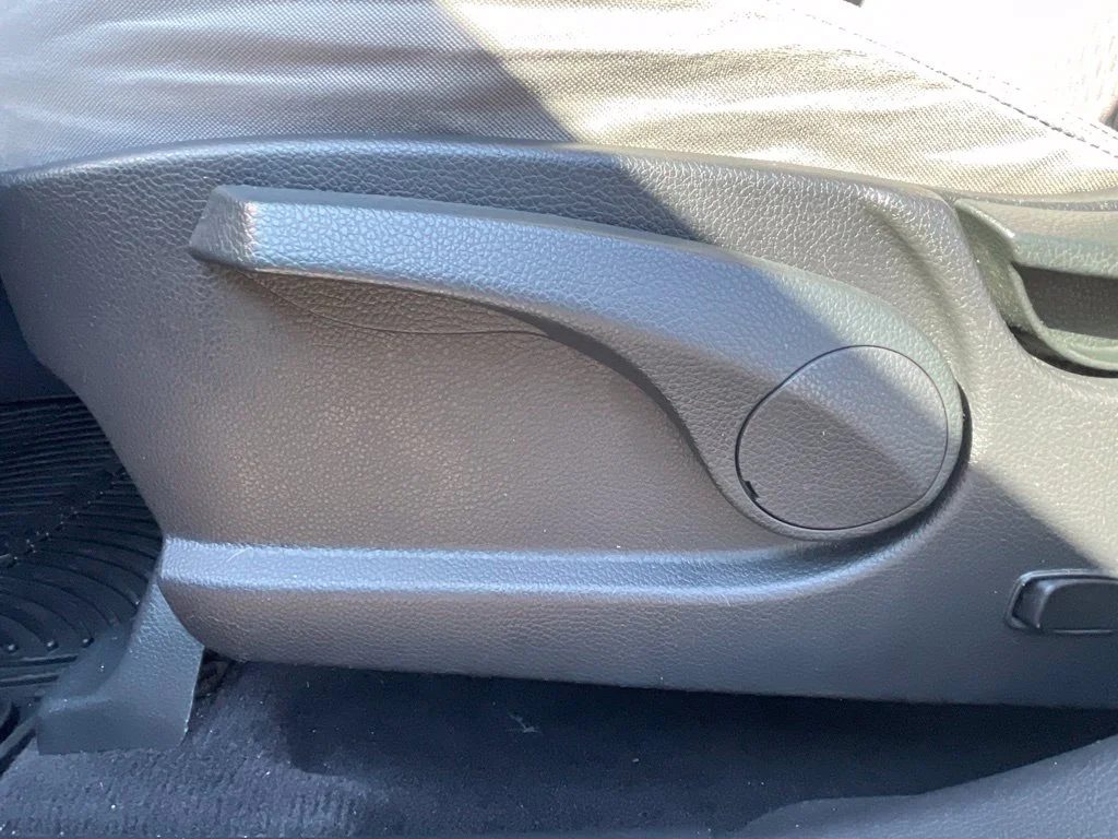 Used 2015 Gray Hyundai Base image 15