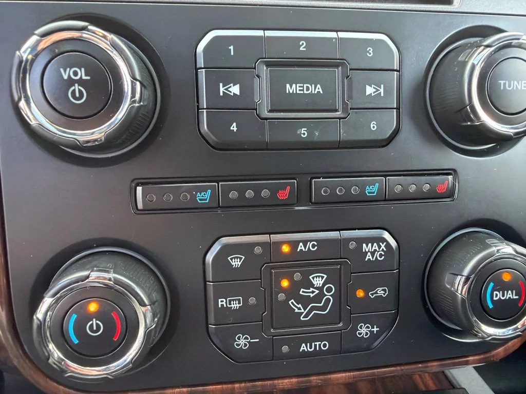Used 2016 Magnetic Metallic Ford Platinum image 23