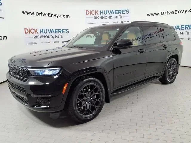Used 2024 Black Jeep Summit image 1