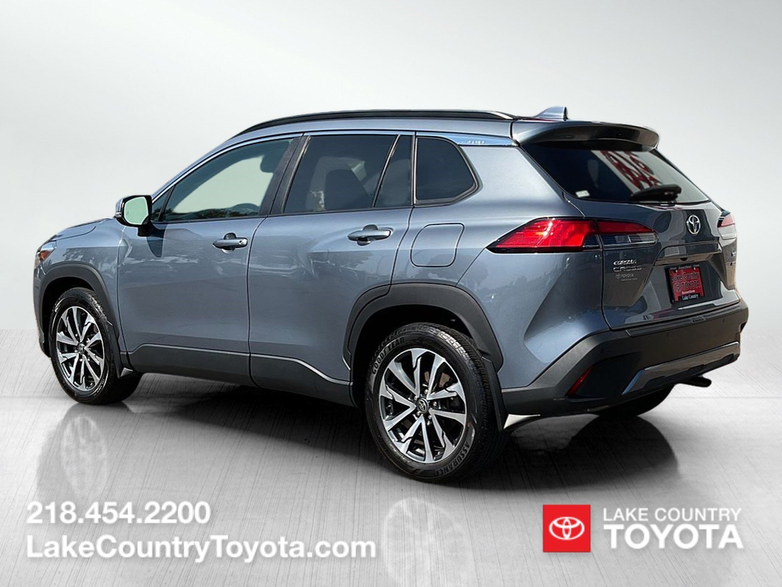 Used 2023 Blue Toyota XLE image 3