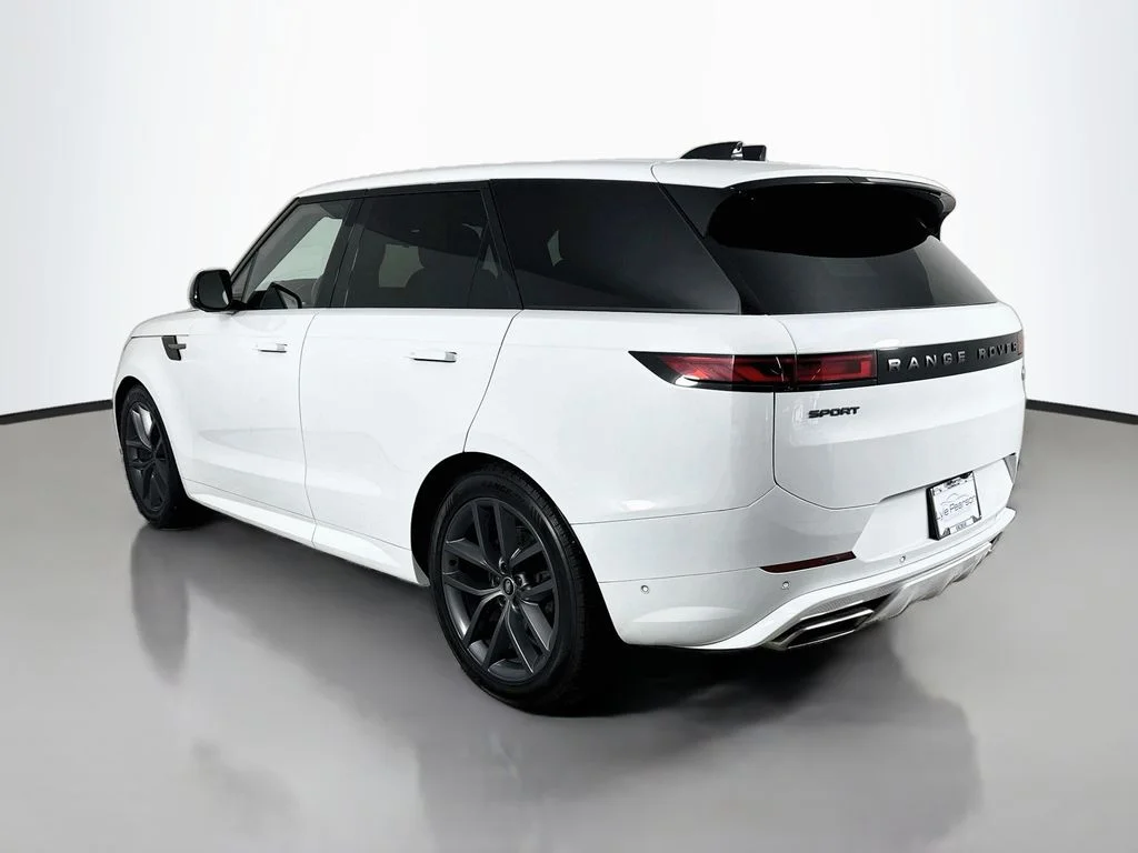 Certified Used 2023 Fuji White Land Rover SE Dynamic image 3