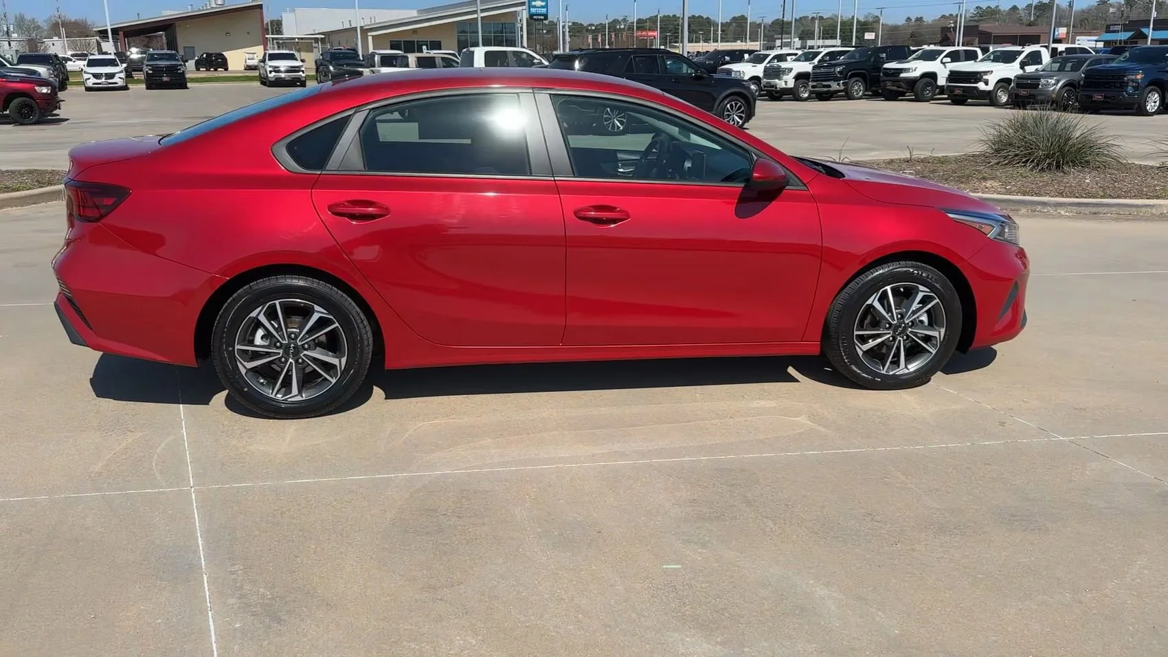 Used 2024 Currant Red Kia LXS image 9