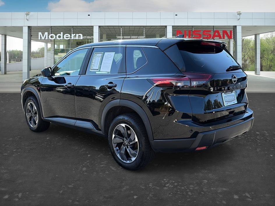 Used 2025 Super Black Nissan SV image 3