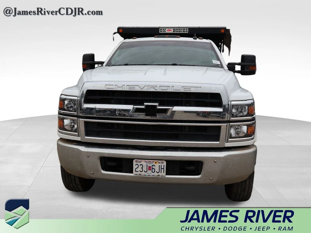 Used 2022 White Chevrolet 1WT image 6