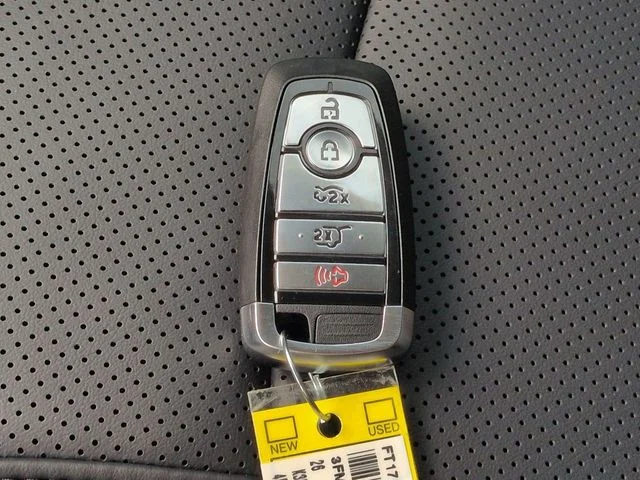 New 2026 Glacier Gray Metallic Tri-coat Ford Premium image 27