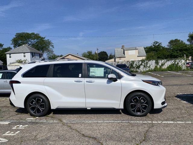 New 2026 Wind Chill Pearl Toyota Platinum image 2