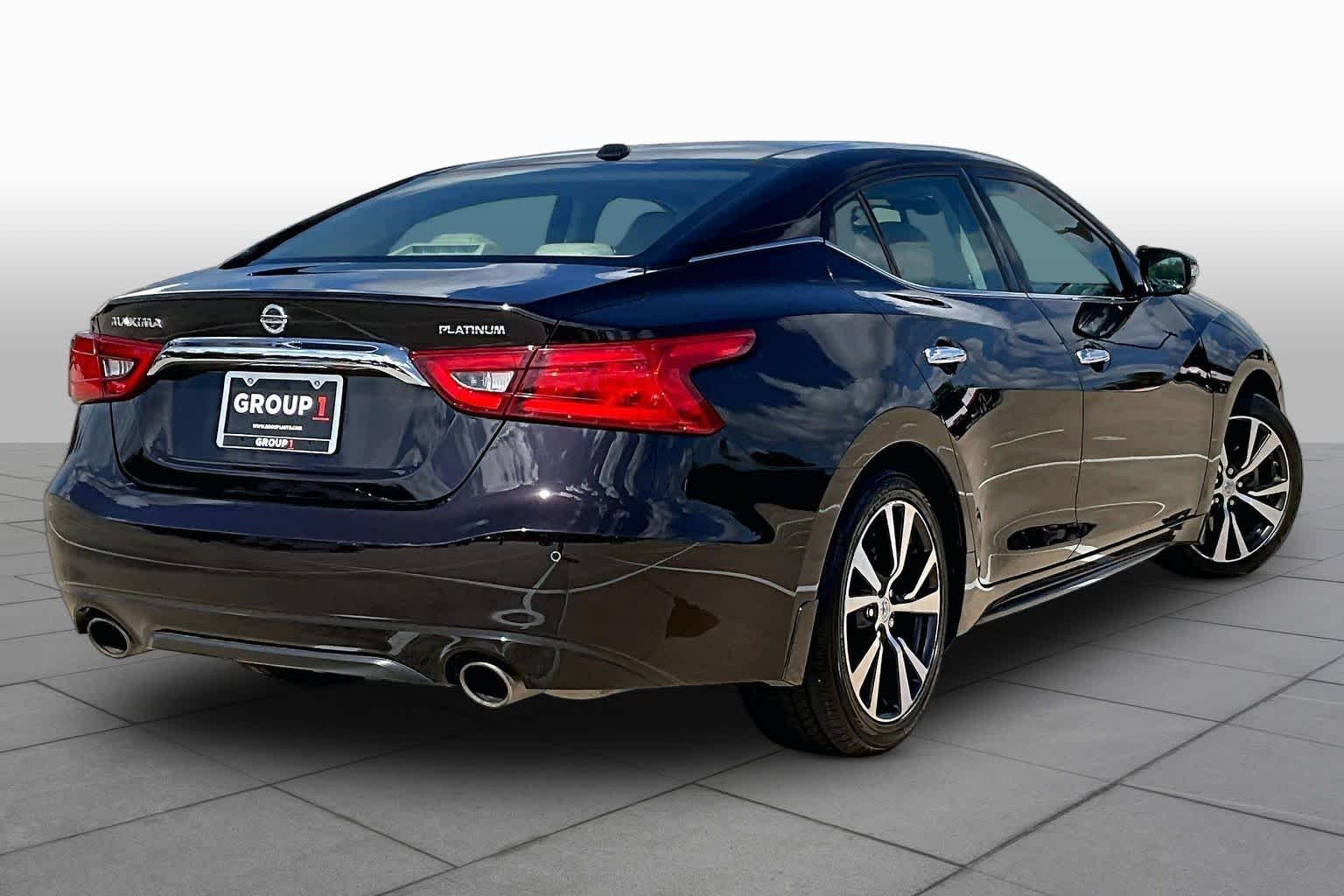 Used 2017 Bordeaux Black Nissan Platinum image 13