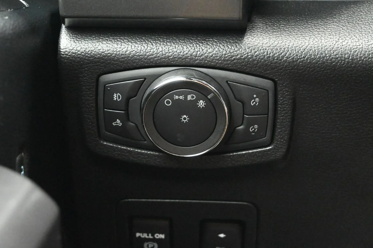 Certified Used 2020 Black Metallic Ford XLT image 24