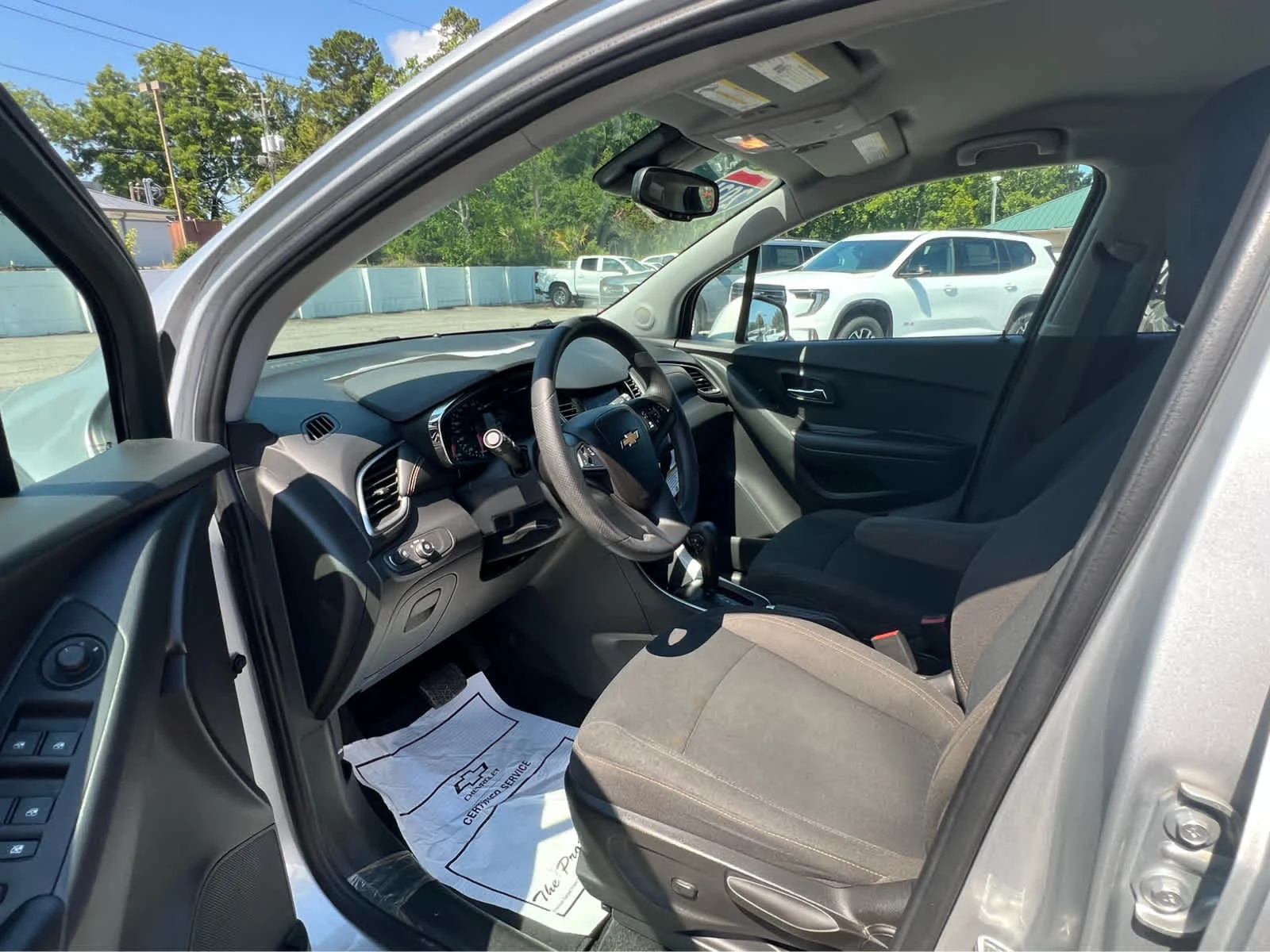 Used 2021 SILVER ICE METALLIC Chevrolet LS image 7