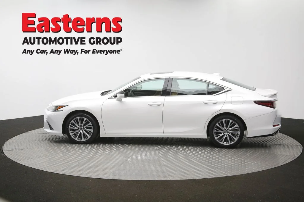 Used 2021 White Lexus 350 image 63