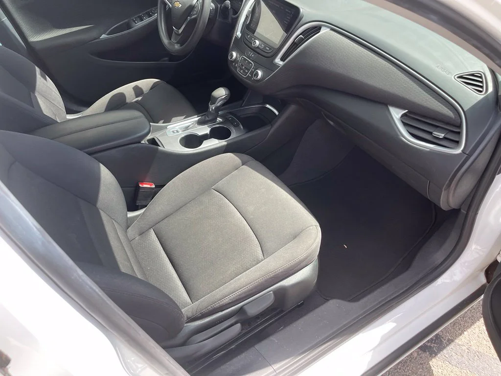 Used 2023 Summit White Chevrolet LT image 26