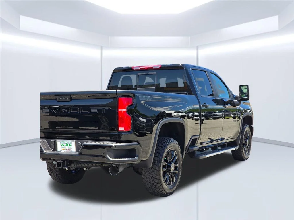 New 2026 Black Chevrolet LT image 40