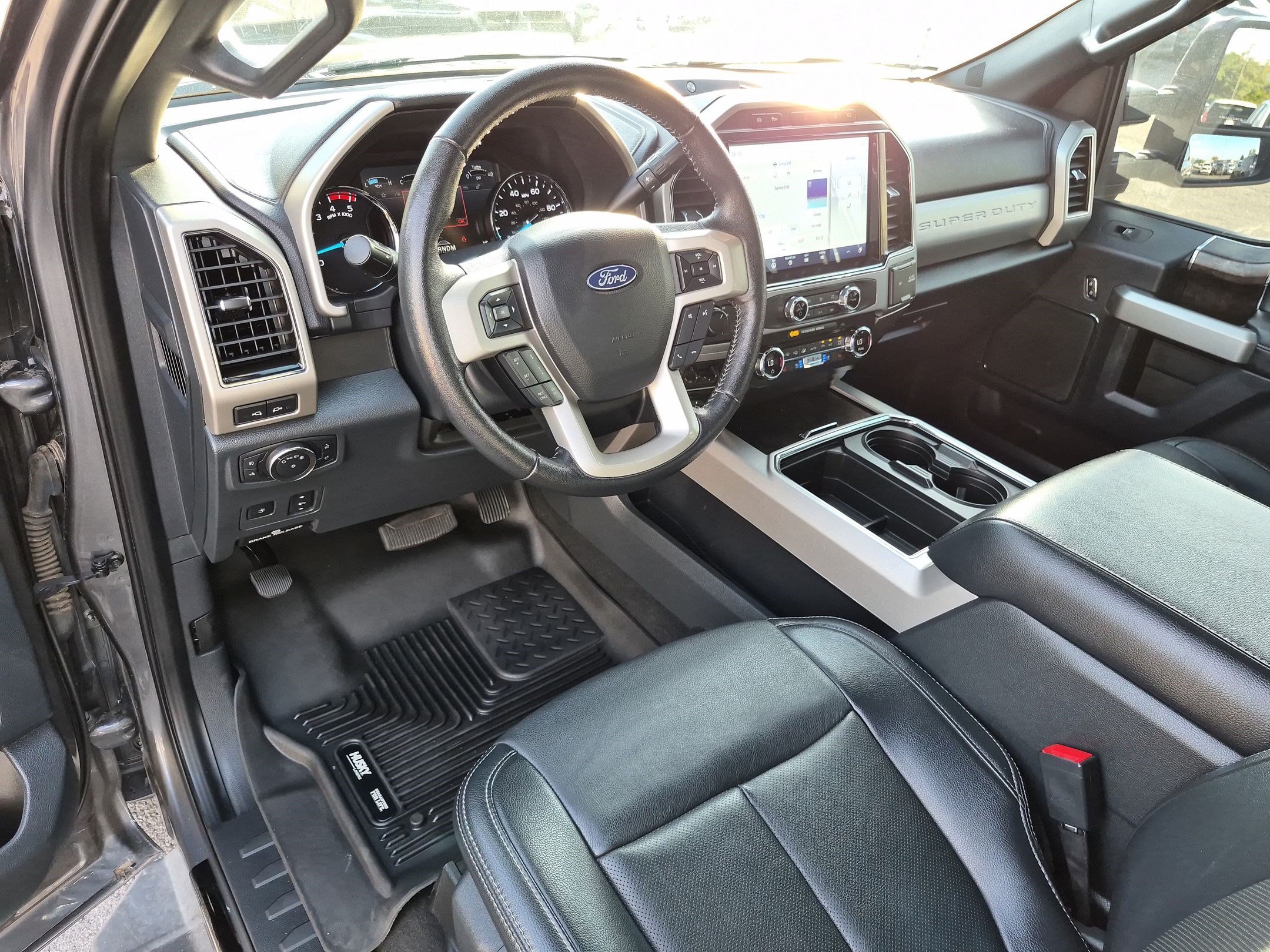 Used 2022 Gray Metallic Ford LARIAT image 14