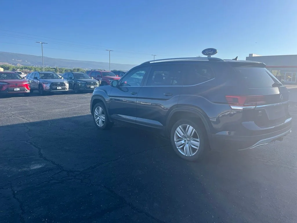 Used 2019 Blue Volkswagen 3.6L V6 SE image 4