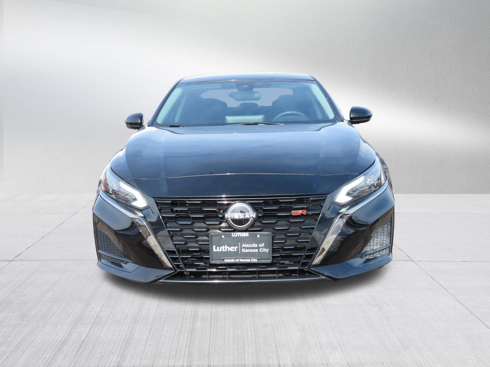 Used 2023 Nissan Altima SR with VIN 1N4BL4CW3PN378517 for sale in Kansas City