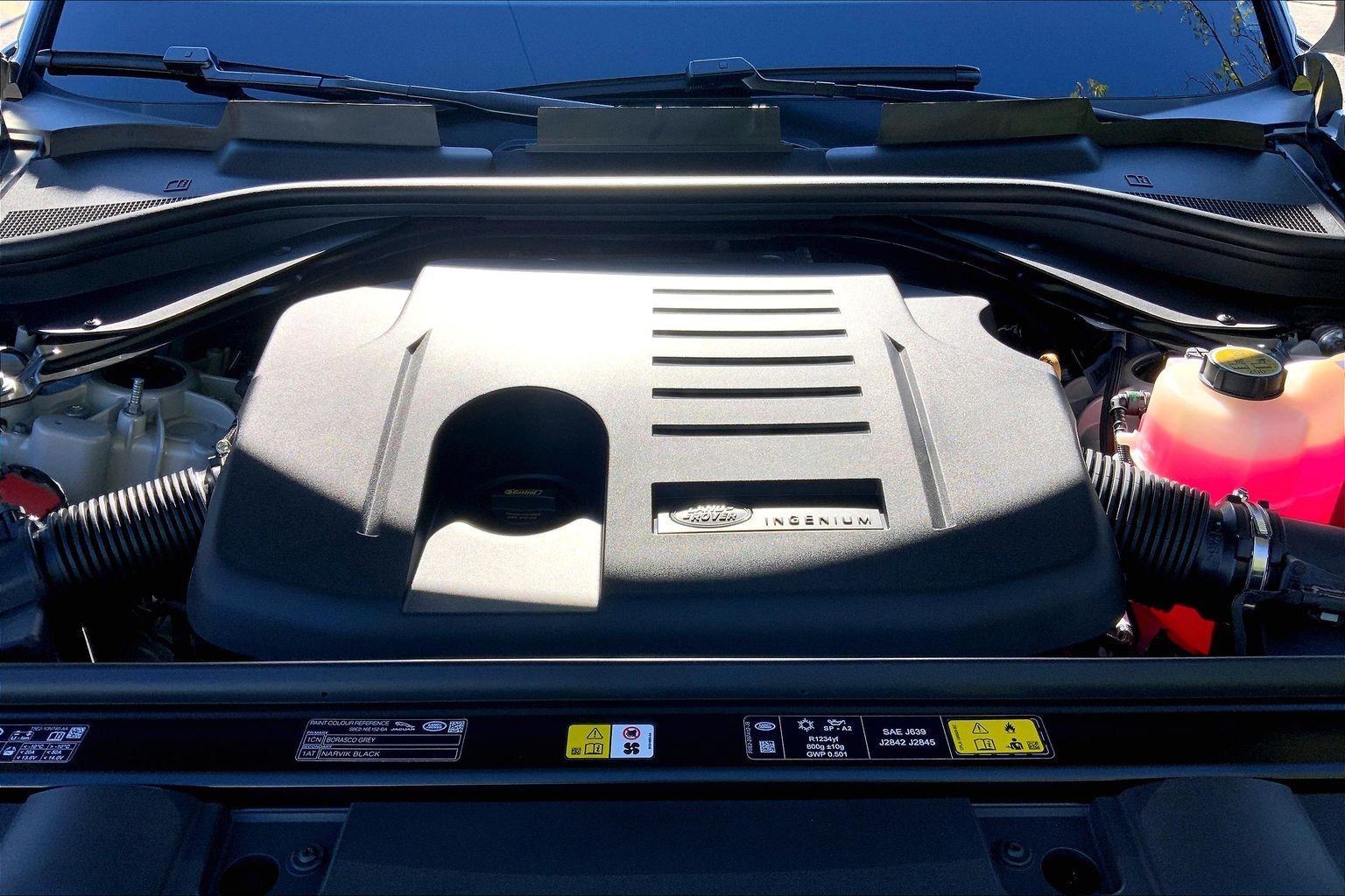 New 2027 Borasco Grey Land Rover  SE P360 image 16