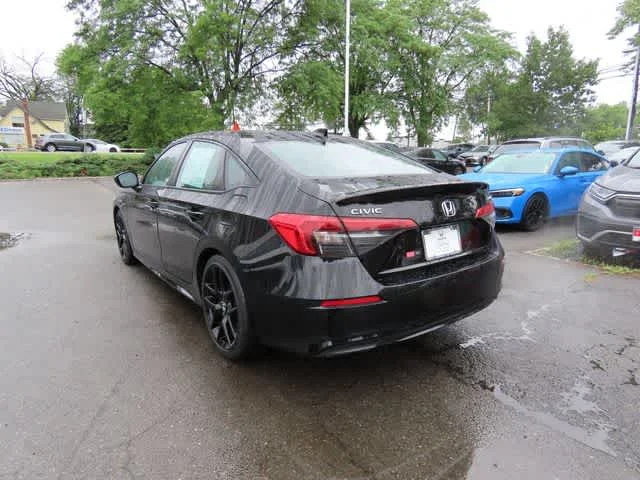 Certified Used 2022 Crystal Black Pearl Honda Sport image 4