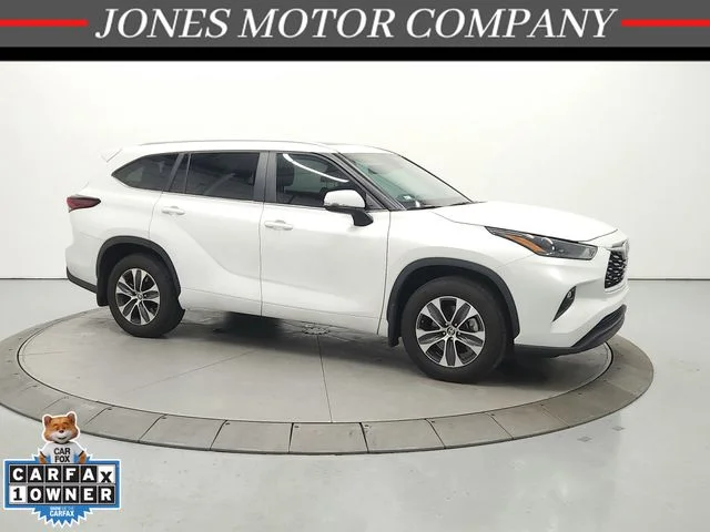 Used 2024 Beige Toyota XLE image 1